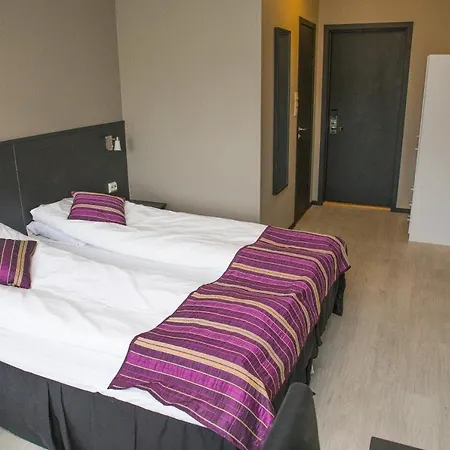 Motel Systra Hotel Apartments Sjoholt 4*